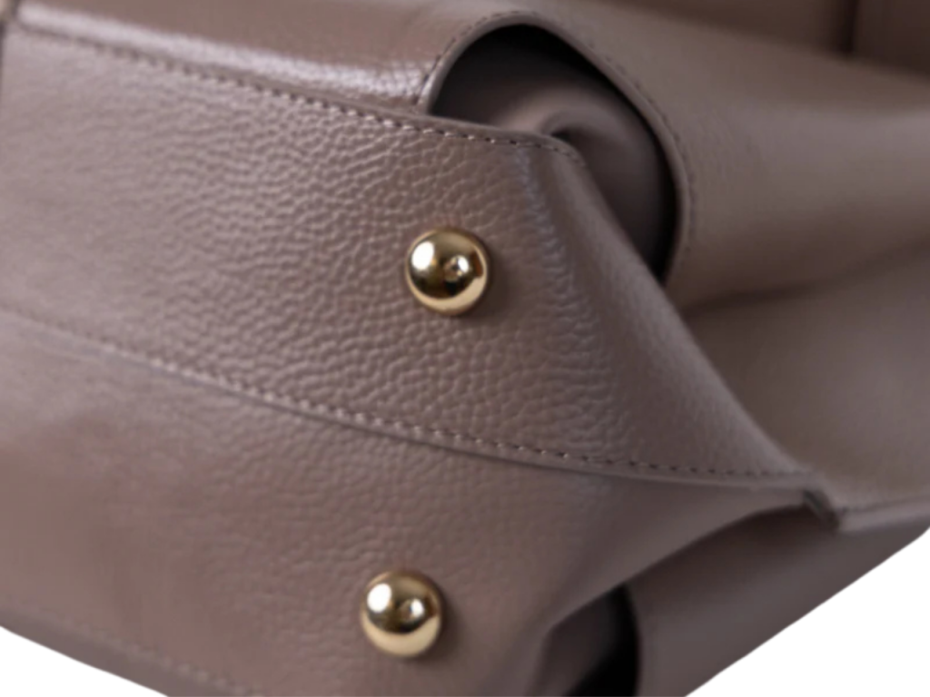 capri-tote-puder-otvorena-torba-unutrasnjost Otvorena Capri Tote torba u puder – detalj zatvarača i unutrašnjosti